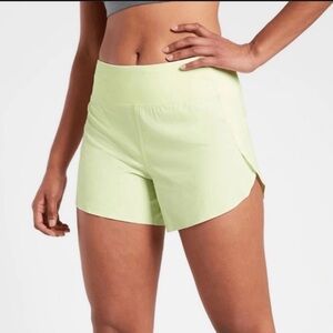 ATHLETA Run With It 3.5" Shorts Womens Medium Soft Lime Green Activewear Ladies